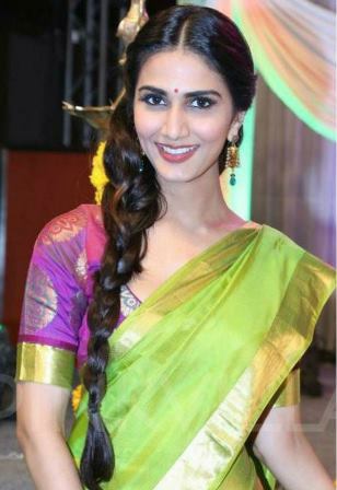 hairstyles_for_traditional_sarees